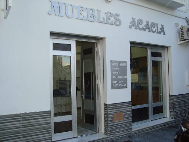 Cocinas y armarios Acacia