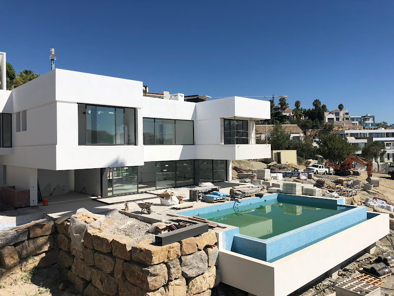 CR CONSTRUCCIONES ESTEPONA SL - empresa de reformas