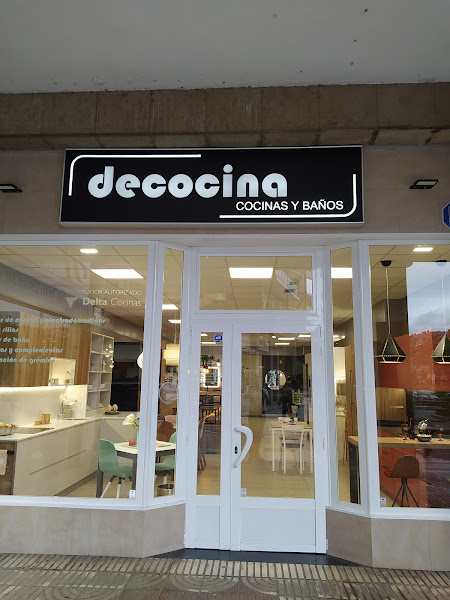 Decocina, cocinas y baños.