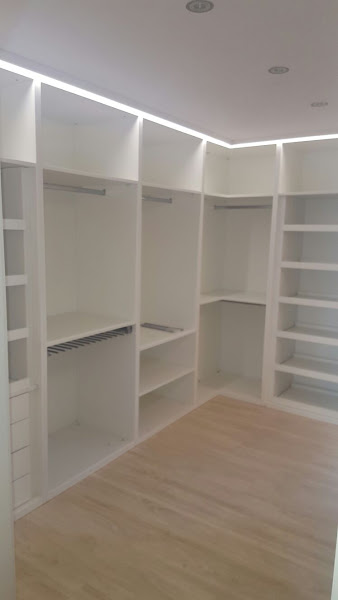 MUEBLES VILLEGAS. Es una empresa familiar dedicada al diseño y fabricación del Mueble a Medida.